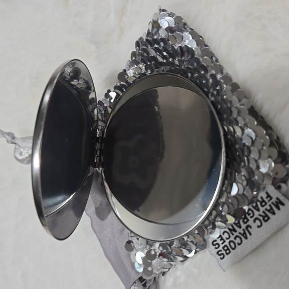 Marc Jacobs cosmetic, purse, travel mirror NEW - Picture 8 of 8
